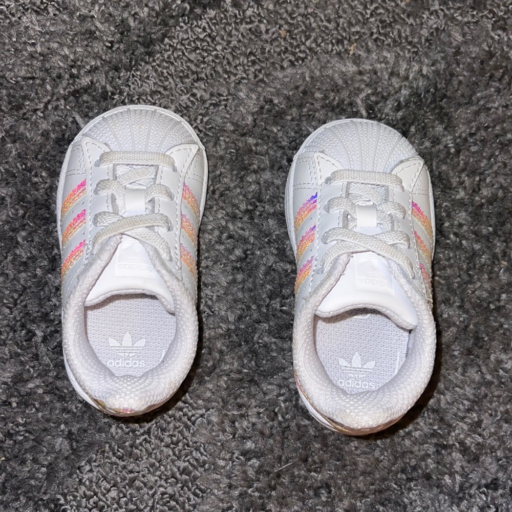 Superstar Adidas Girls size 4